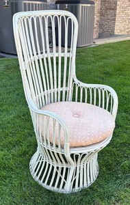 G - Vintage Wicker High-Back Fanback Chair Peacock Armchair