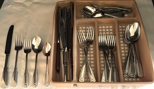 LR - Oneida Cityscape Flatware Set