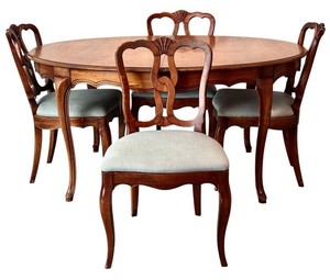 DR - Dining Table & 4 Chairs - Vintage Wood Set With 2 Leaves