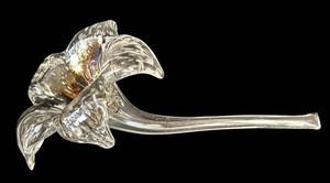 LR - Vintage  Hand-Blown Art Glass Lily Shape