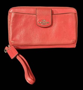 FR - Wristlet - Coach Hot Pink Zip-Around