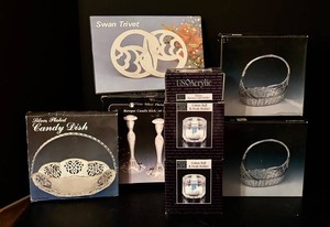FR - Silver-Plated Home Decor Mixed Lot - Trivets, Baskets & Candlesticks