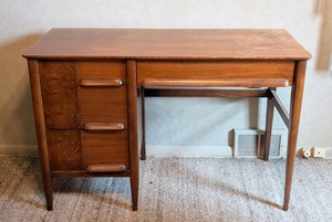 O - Mid-Century Modern Stanley Furniture Walnut & Burlwood Single Pedestal Desk