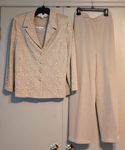 B1 - Womens 3-Piece Suit - St. John Evening Size 16