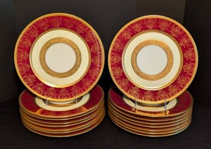 K - Dinner Plates - Red & Gold Gilt Floral Pattern (Lot of 16)