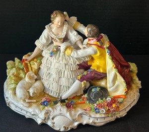FR - Vintage Porcelain Figurine - Capodimonte Courting Couple
