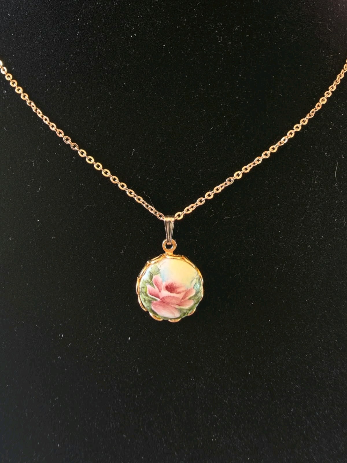 Vintage Gold-Tone Hand-Painted Ceramic Rose Locket Necklace