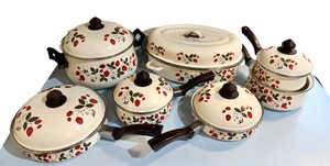 Vintage Sheffield Strawberries n Cream 10-Piece Enamelware Cookware Set