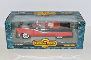 ERTL American Muscle 1956 Ford Fairlane Sunliner Convertible  118 Scale