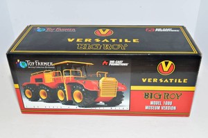ERTL Versatile Big Roy Model 1080 Museum Version  132 Scale