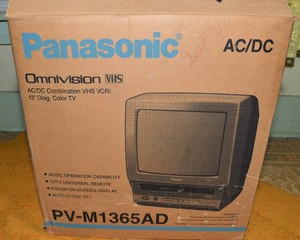 Panasonic Omnivision PV-M1365AD TVVHS Combo