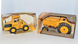 ERTL John Deere Models  John Deere Loader & 1963 Model 5010 I
