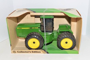 ERTL John Deere 4-Wheel Drive Tractor  Collectors Edition, 116 Scale