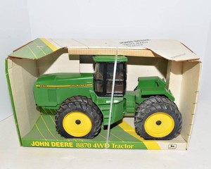 ERTL John Deere 8870 4WD Tractor  116 Scale