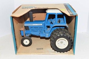 ERTL Ford 9700 Tractor Model  112 Scale