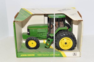 John Deere 7800 MFWD Tractor with Duals  Collectors Edition