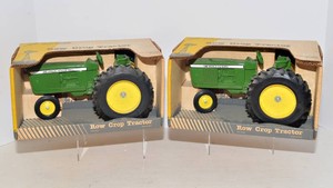 John Deere Scale Models  Set of 2 Row Crop Tractors