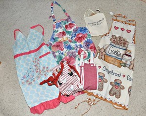 Aprons  Set of 6