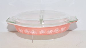 Pyrex Pink Daisy 1�-Quart Divided Casserole Dish