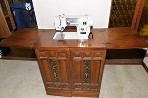 Vintage Sewing Table with New HomeJanome Machine