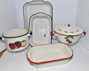 Vintage Enamelware  Set of 5