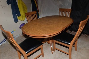 Dining Table & 4 Chairs