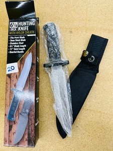 HUNTING KNIFE w Nylon Sheath