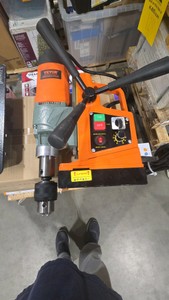 VEVORMagnetic Drill, 1450W, 12500N 800 RPM Portable Electric Mag Drill Press with 1.57in. Boring Diameter