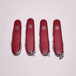 4 91mm Victorinox Swiss Army Knives w Minor Issues