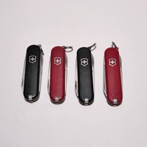 4 Victorinox Swiss Army Classic SD 58mm Knives