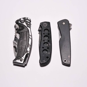 3 Mid Sized Folding Knives Smith & Wesson, Camillus, True