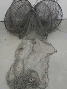 VINTAGE COLLAPSIBLE HOOP NET