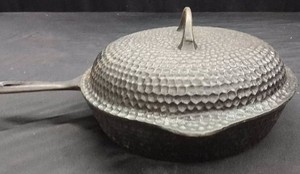 VINTAGE CHF #8 HAMMERED CHICKEN FRYER