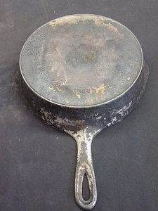 WAGNER WEAR SIDNEY #8 CAST IRON FRYING PAN