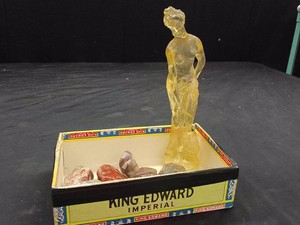 RESIN STATUE OF ATHENA (GODDESS OF LOVE) WITH BOX OF POLISHED AGATESROCKS