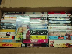 30 VHS MOVIES