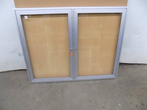 Double-Door Lockable Bulletin Board  Display Case   47�  36�