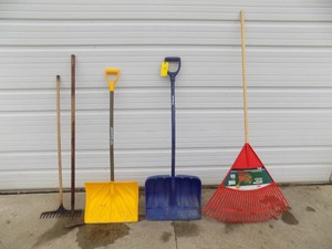 2 Snow Shovels   2 Rakes  Garden tools