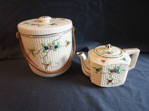 Japan Cracker Jar & Teapot
