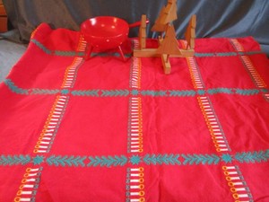 Swedish Tablecloth, Tripod Bowl