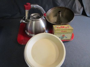 Teapot, Cake & Pie Plates