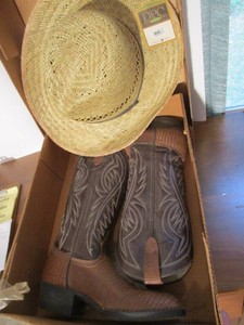 Ladies Western Boots & Hat