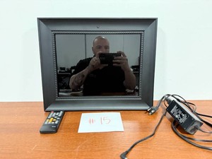 15-Inch Wi-Fi Digital Photo Frame with Remote