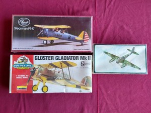 (3) Sealed Plane Models