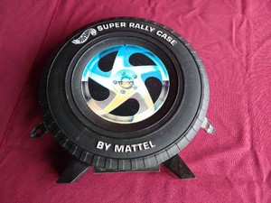 Hot Wheels Carry Case With A Few Cars