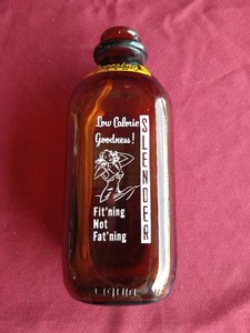 Vintage Cacoosing Dairy 1 Qt Milk Bottle