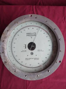 Vintage Wallace & Tiernan Absolute Pressure Gauge