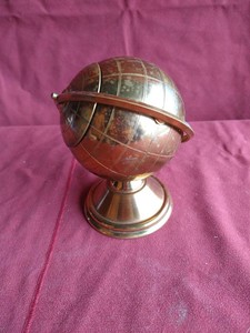Vintage Art Deco Globe Cigarette Holder