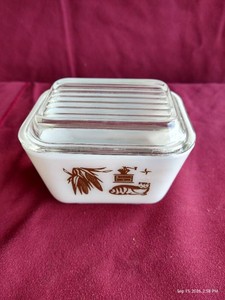 Vintage Pyrex Early American 1-12 Cup Covered Dish