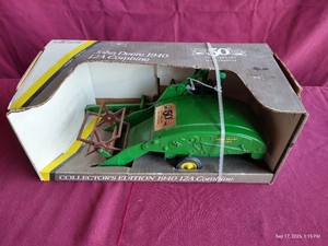 1990 Ertl John Deere 116th Scale Combine